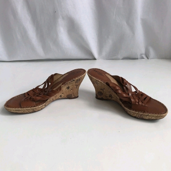 BORN 'DRILLES Women Tan Woven Leather Straw Floral Wedge Slide Sandals 8/39 - Picture 6 of 10